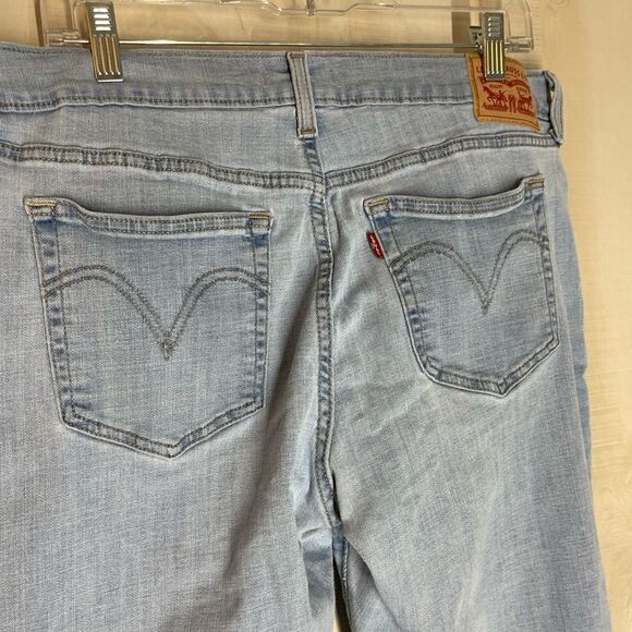 ‎Levi’s boyfriend light wash jeans, size 33 - Picture 9 of 15
